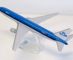 1:200 Boeing 767-306(ER), KLM Royal Dutch Airlines, 1990s Colors (Snap-Fit)