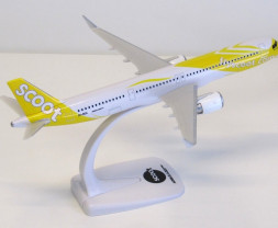 1:200 Airbus A321-271NX, Scoot, 2010s Colors, Wings of Change (Snap-Fit)