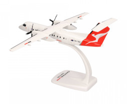 1:100 DHC-8-315Q Dash 8, QantasLink, 2010s Colors (Snap-Fit)