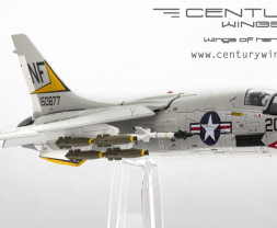 1:72 Vought F-8E Crusader, USN VF-53 Iron Angels, NF201, USS Hancock, Vietnam, 1967