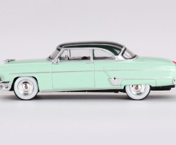 1:64 Lincoln Capri 1954 Parklane Green / Bloomfield Green