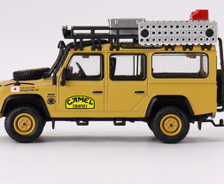 1:64 Land Rover Defender 110 1989 Camel Trophy Amazon Team Japan