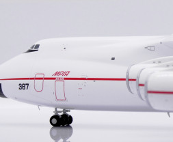 1:200 Antonov An-225 Mrija, Red Stripe